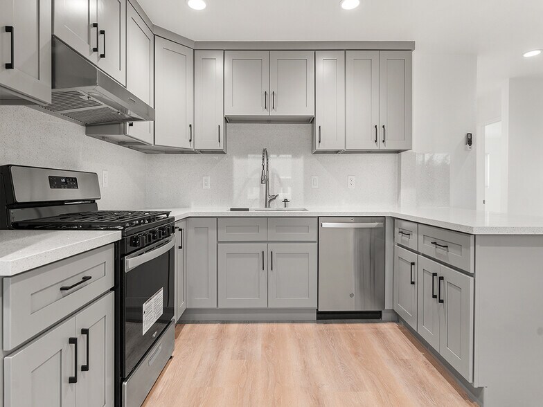 More Photos Of 308 S Laurel St, Santa Ana Apartments For Sale