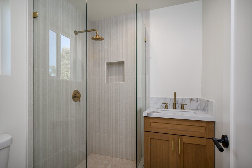 More Photos Of 5822 Gage Ave, Bell Gardens Apartments For Sale