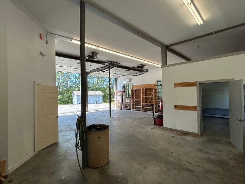 More Photos Of 8 Crooker Rd, Brunswick Industrial For Lease