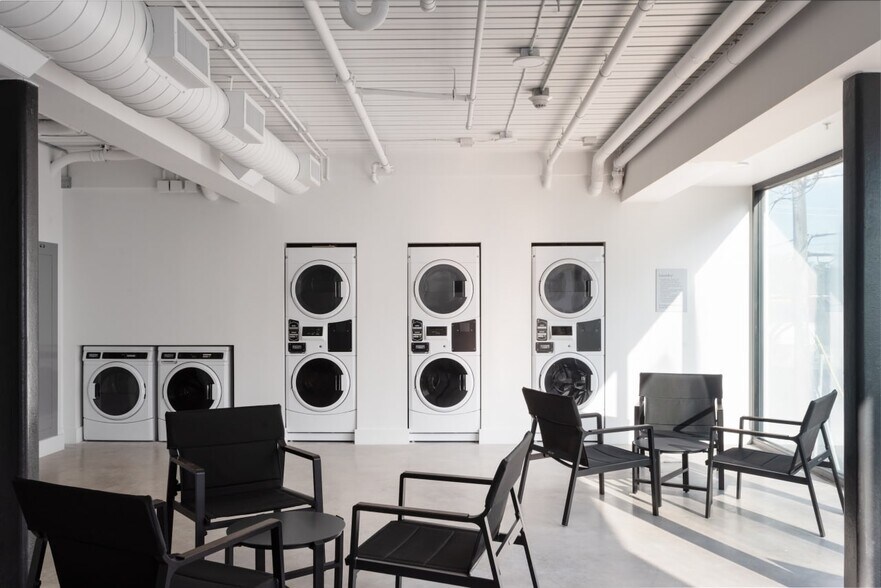 More Photos Of 1812 E 6th St, Austin Hospitality For Sale