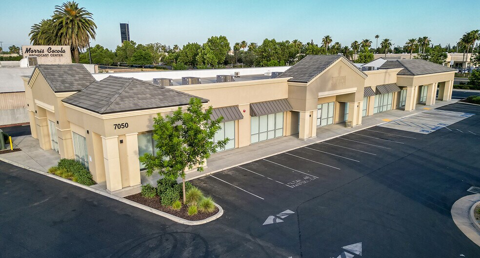 More Photos Of 7050 N Palm Ave, Fresno Office For Lease