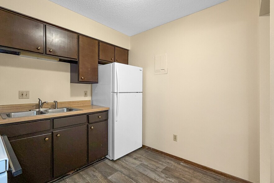More Photos Of 3830 6th Ave, Des Moines Apartments For Sale