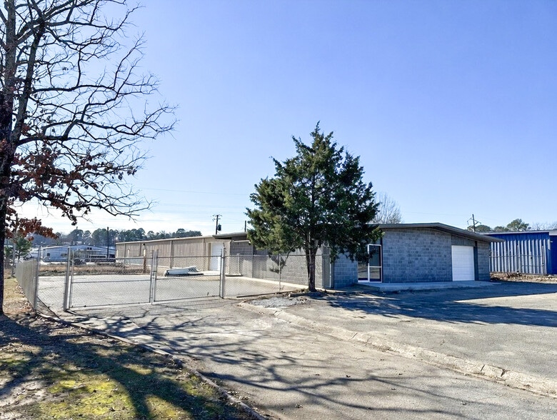 Primary Photo Of 4501 W 61st St, Little Rock Industrial For Sale