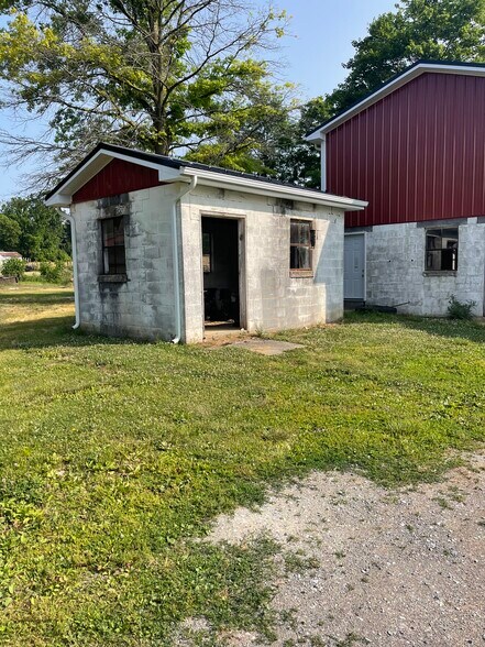 More Photos Of 830 Beaver Creek rd, Hagerstown Specialty For Lease