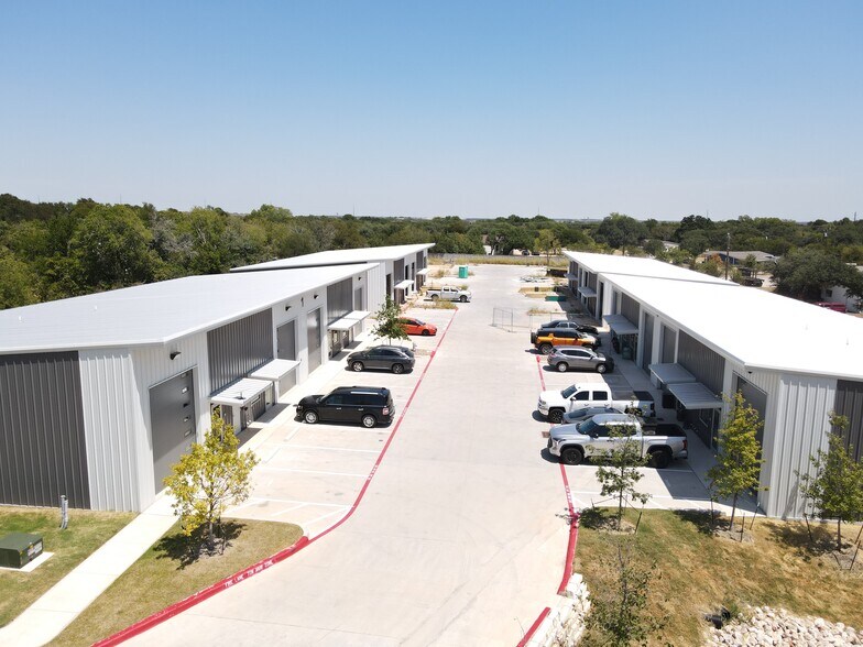 More Photos Of 1304 Leander Dr, Leander Industrial For Lease