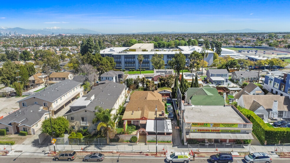 More Photos Of 5026 Crenshaw Blvd, Los Angeles Restaurant For Sale