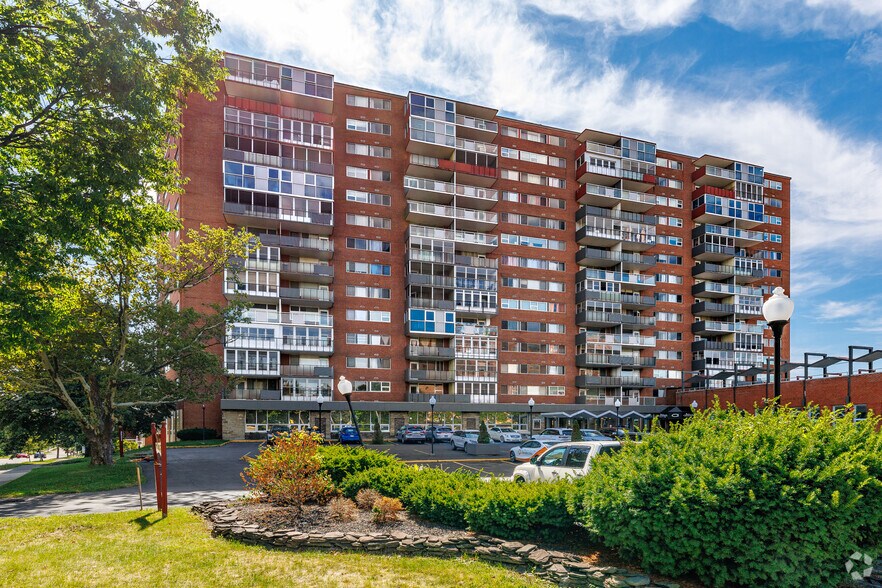 Primary Photo Of 770 James St, Syracuse Apartments For Sale