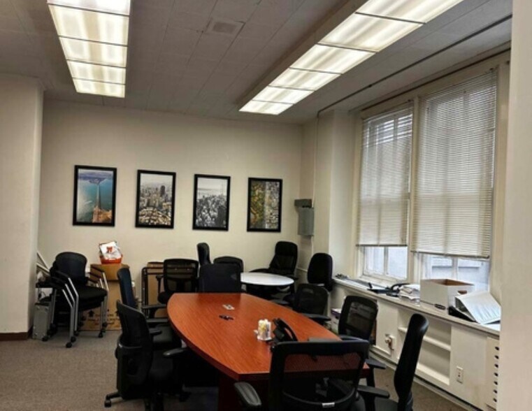 More Photos Of 18-22 Battery St, San Francisco Office For Lease