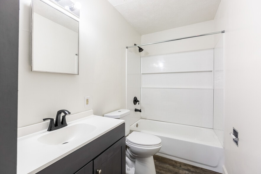 More Photos Of 7110-7122 Jones Cir, Omaha Apartments For Sale