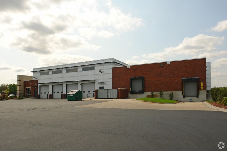 More Photos Of 420 Park Ct, Lino Lakes Manufacturing For Sale