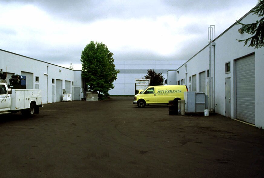 More Photos Of 2525 W Casino Rd, Everett Warehouse For Lease