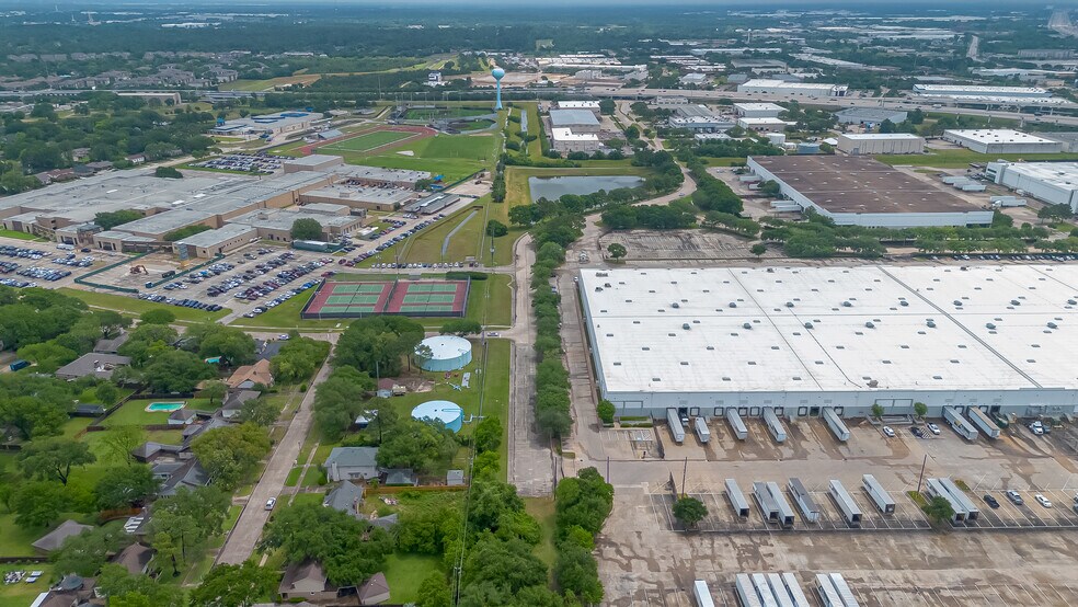 More Photos Of 7410-7412 Senate St, Houston Freestanding For Sale