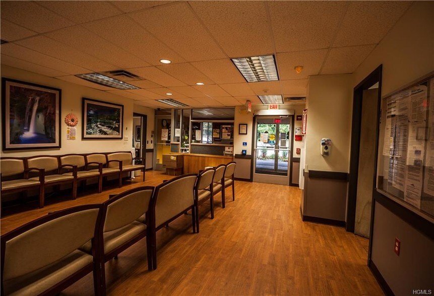 More Photos Of 4 Corwin Ct, Newburgh Medical For Sale