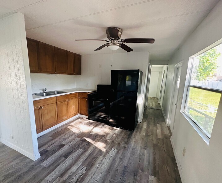 More Photos Of 1025 W Socrum Loop Rd, Lakeland Manufactured Housing Mobile Home Park For Sale