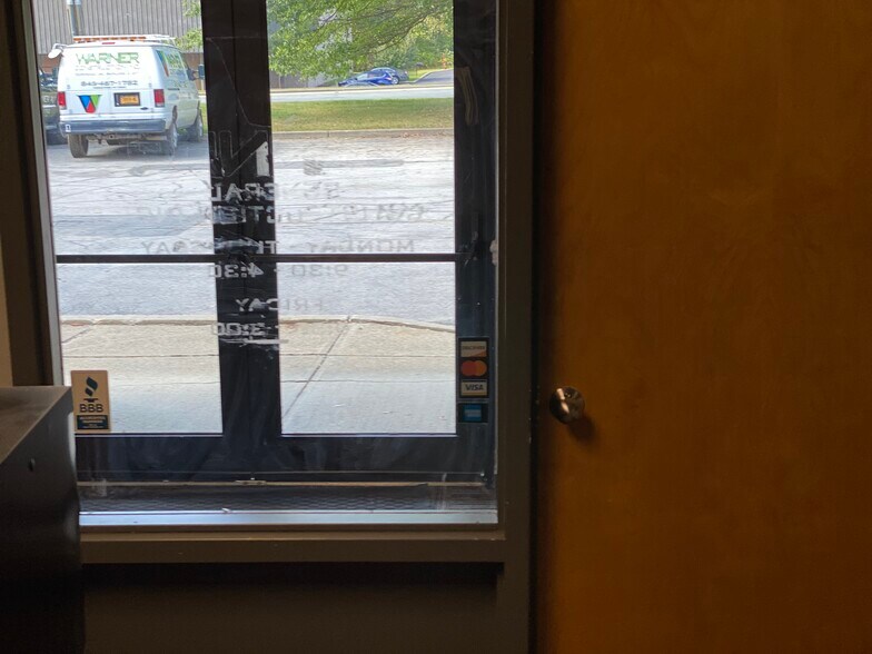 More Photos Of 6 Wesley Ct, Middletown Office For Lease