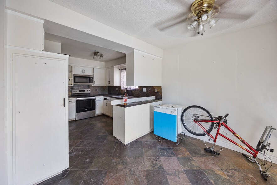 More Photos Of 145 W Hillcrest Blvd, Inglewood Apartments For Sale