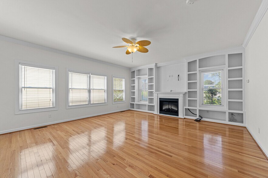 More Photos Of 2007 Baltic Ave, Virginia Beach Apartments For Sale