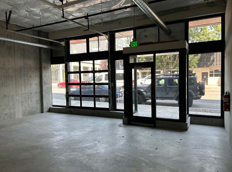More Photos Of 77 NE Grand Ave, Portland Apartments For Lease