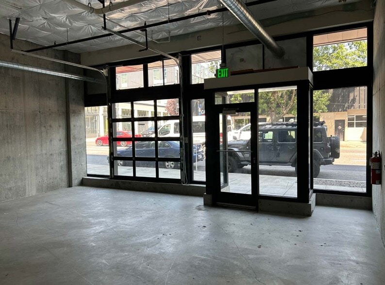 More Photos Of 77 NE Grand Ave, Portland Apartments For Lease