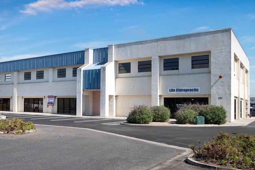 More Photos Of 203-205 W Central Ave, Lompoc Loft Creative Space For Sale