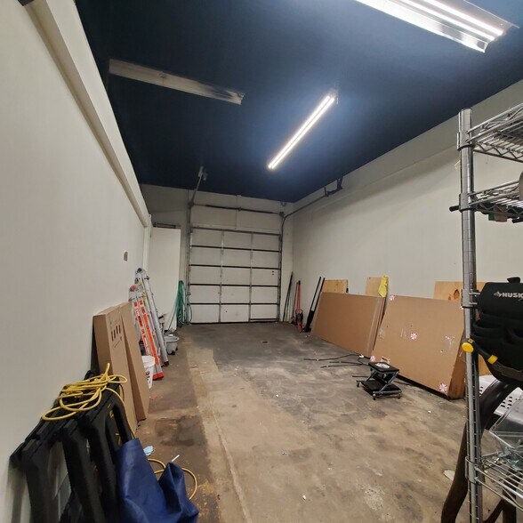 More Photos Of 28039 W Commercial Ave, Lake Barrington Industrial For Lease