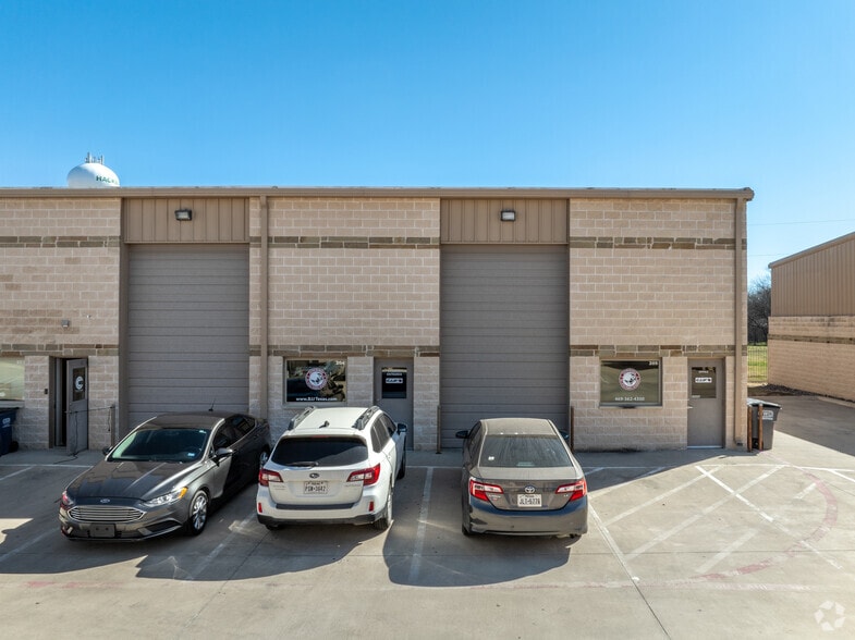 More Photos Of 207 King Rd, Frisco Unknown For Lease