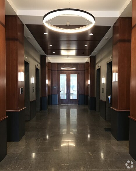 More Photos Of 2 Easton Oval, Columbus Office For Lease