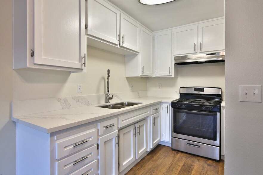 More Photos Of 345 N Batavia St, Orange Apartments For Sale