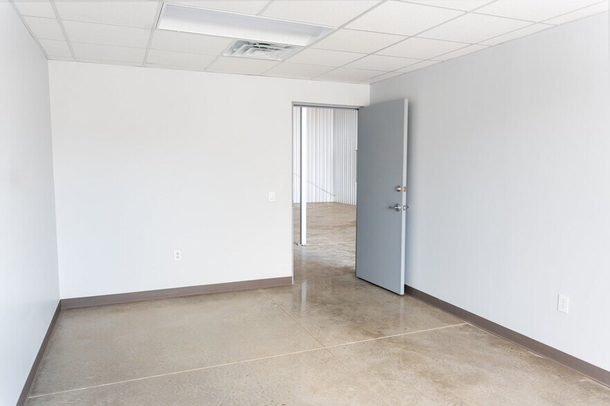 More Photos Of 1900 S Cranes Mill Rd, New Braunfels Unknown For Lease