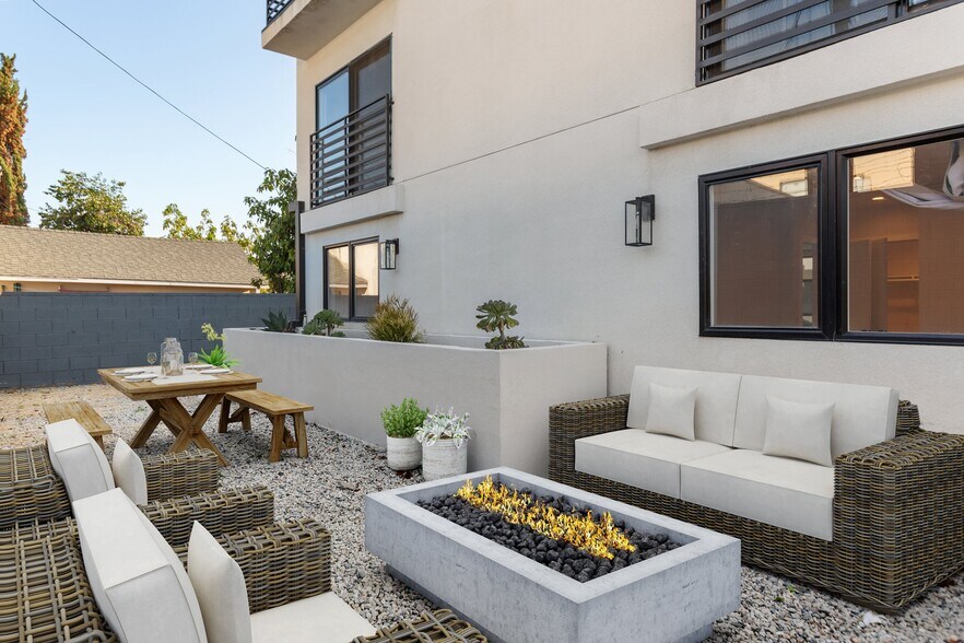 More Photos Of 1726 Menlo Ave, Los Angeles Apartments For Sale