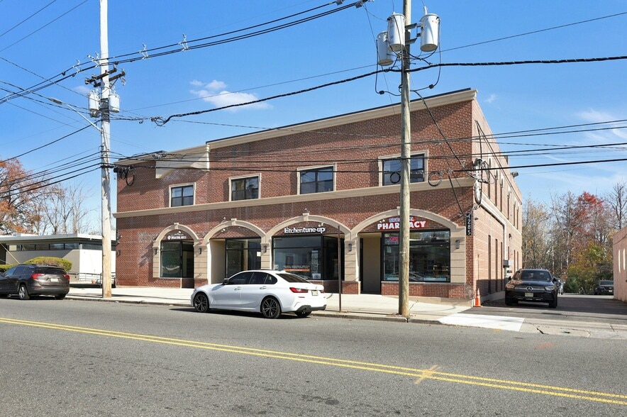 More Photos Of 1285-1291 Broad St, Bloomfield Medical For Lease