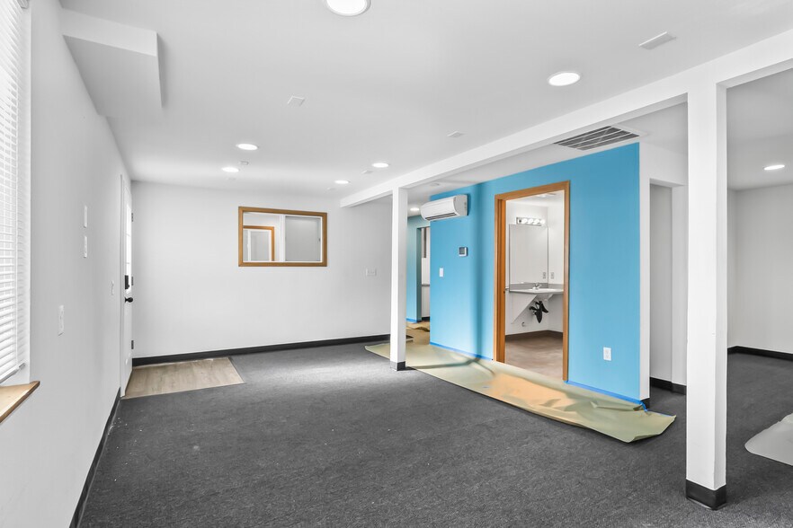 More Photos Of 909 SE 2nd St, Bend Office For Sale