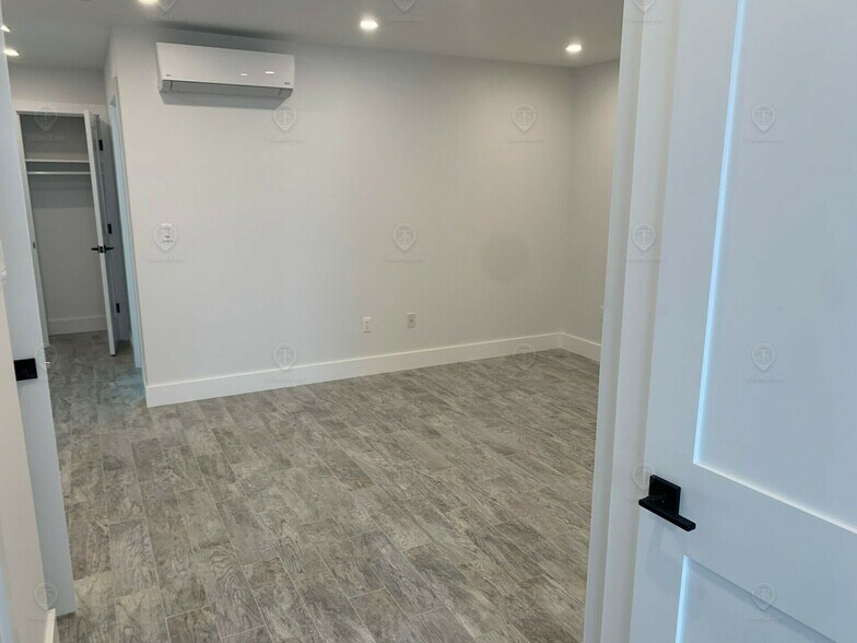 More Photos Of 692 Coney Island Ave, Brooklyn Storefront For Sale