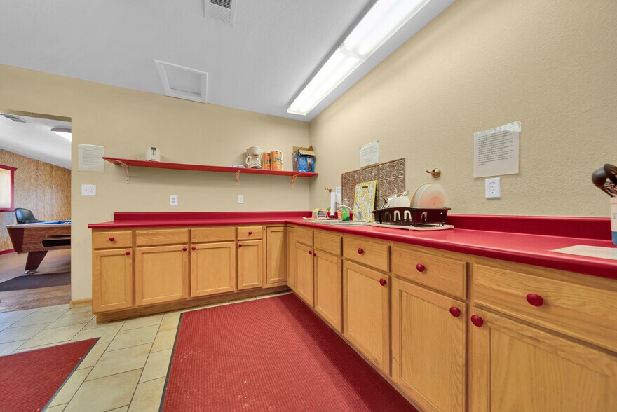 More Photos Of 625 E 1st St, Akron Hotel For Sale