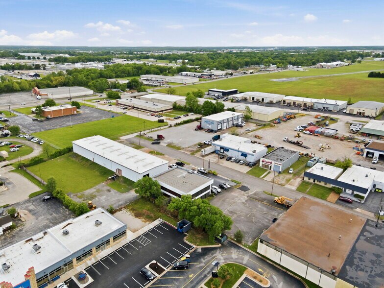 More Photos Of 1331 N Stewart Ave, Springfield Medical For Sale