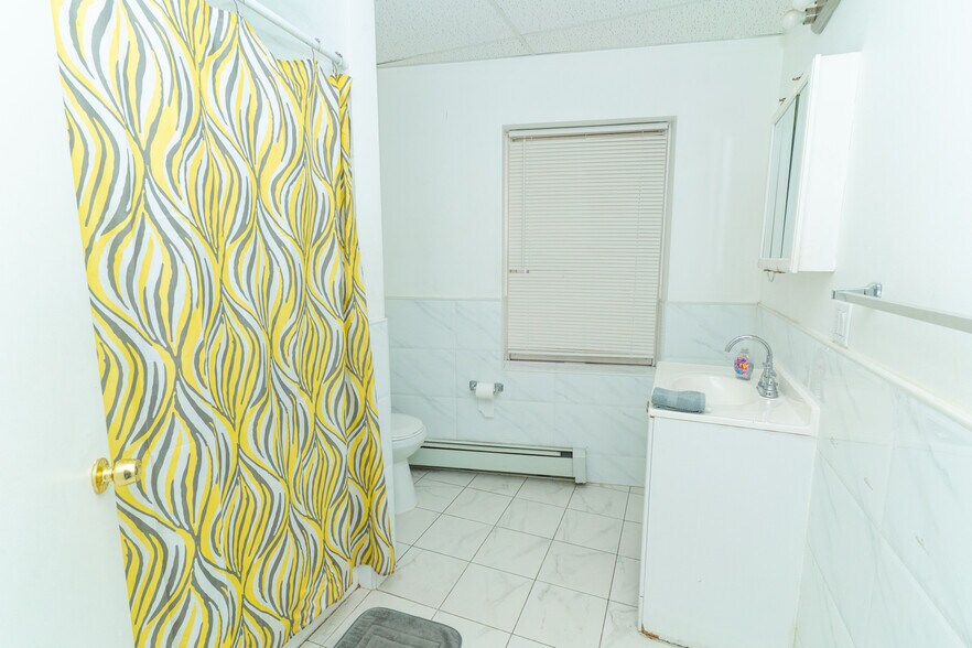 More Photos Of 1166-1168 E Jersey St, Elizabeth Storefront Retail Residential For Sale