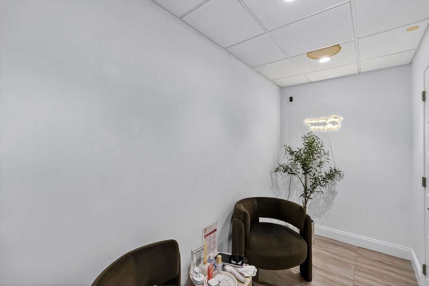 More Photos Of 201 N University Dr, Plantation Medical For Sale