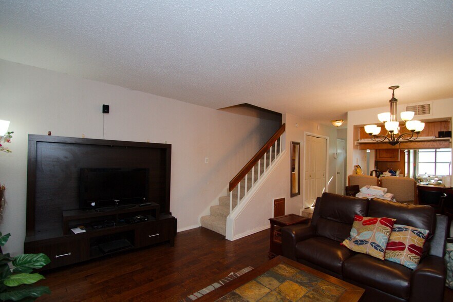 More Photos Of 2121 Park Willow Ln. Unit C, Arlington Multifamily For Sale