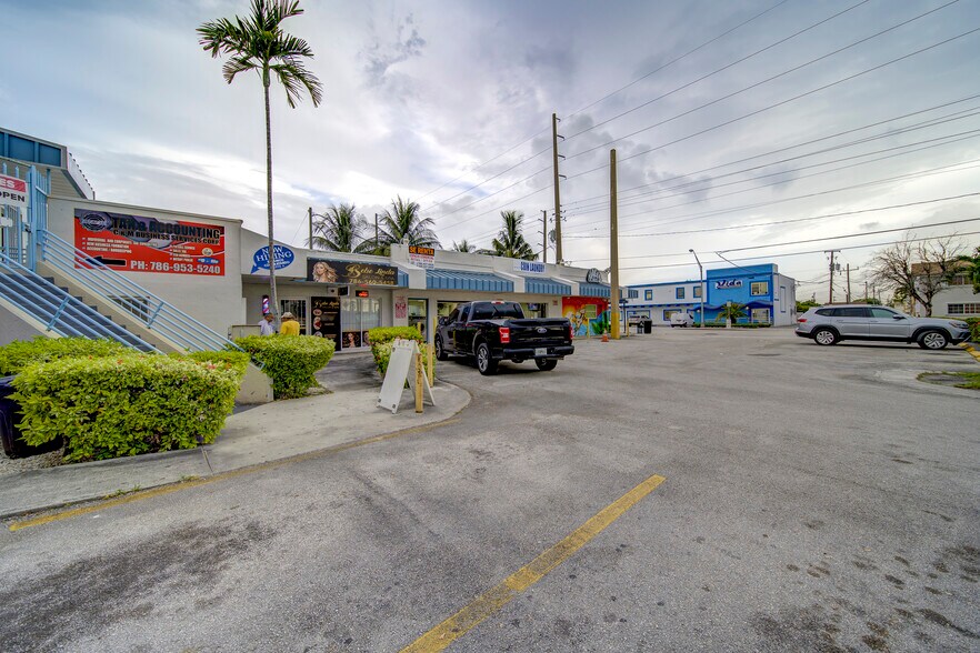 More Photos Of 330-332 W 9th St, Hialeah Storefront Retail Office For Lease