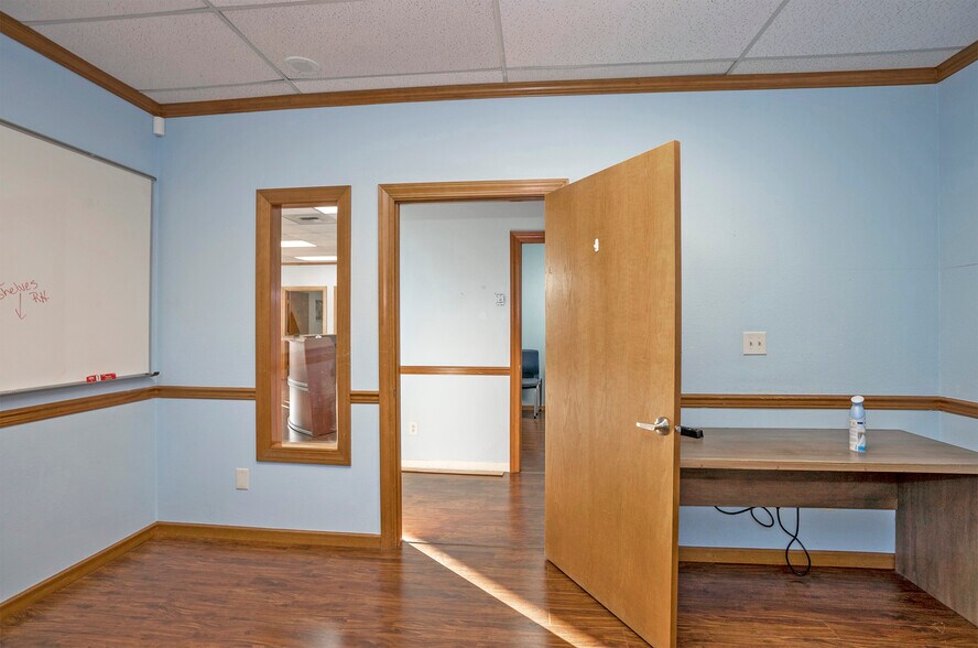 More Photos Of 9124 Gravelly Lake Dr SW, Lakewood Office For Sale