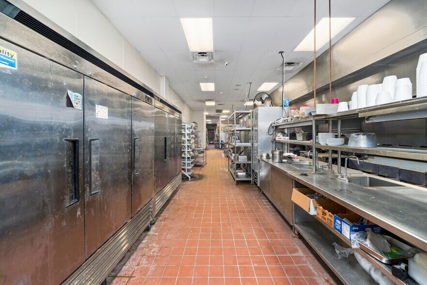 More Photos Of 5421 Fm-1960 Rd E, Humble Restaurant For Sale