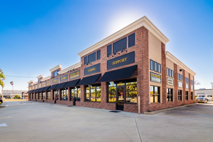 More Photos Of 1508-1510 S Harbor City Blvd, Melbourne Storefront For Lease