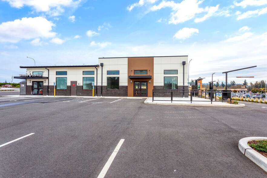 More Photos Of 8151 Guide Meridian Rd, Lynden Restaurant For Lease