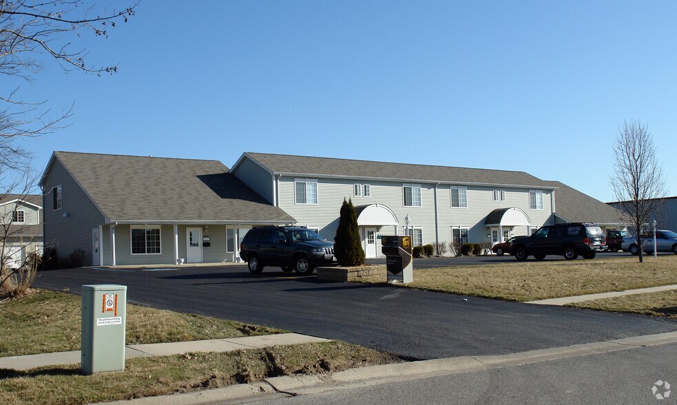 More Photos Of 2401 Beech St, Valparaiso Office For Sale