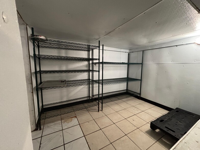 More Photos Of 1705 W Shore Rd, Warwick Restaurant For Lease