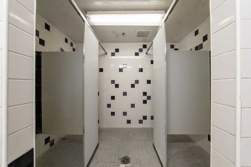 More Photos Of 450 State Route 34, Old Bridge Light Distribution For Sale