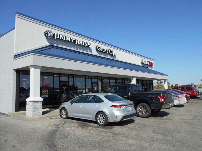 More Photos Of 450-790 E Freeland Rd, Greensburg Unknown For Lease