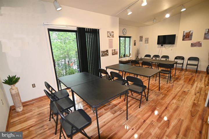 More Photos Of 605 Post Office Rd, Waldorf Medical For Sale