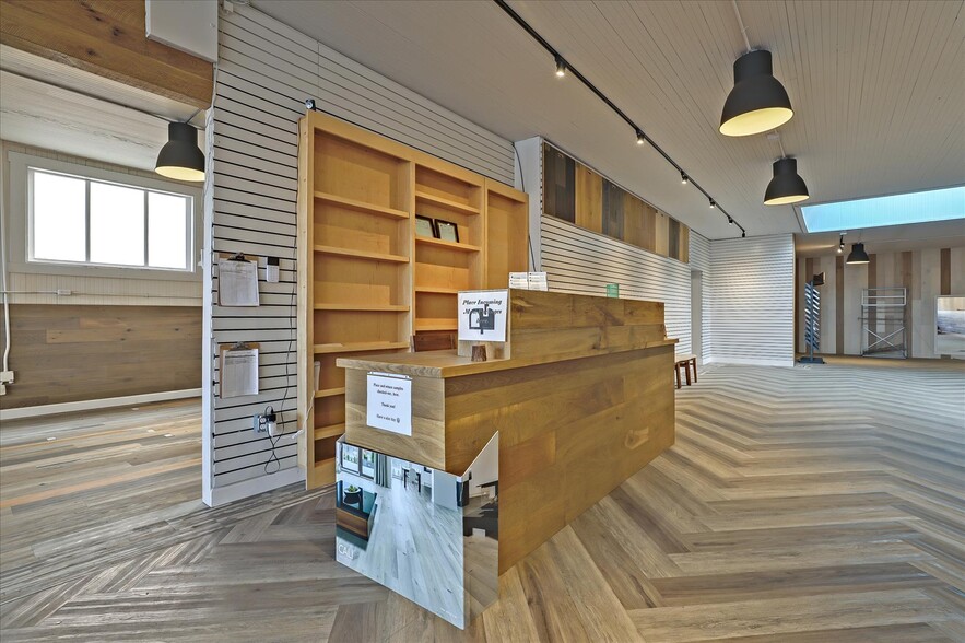 More Photos Of 14 E Lake Ave, Watsonville Storefront For Sale