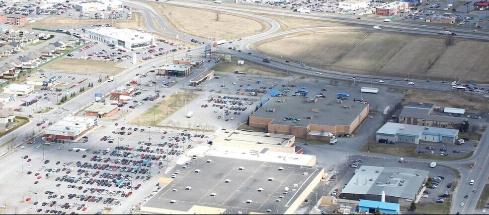 Primary Photo Of 140-144 Boul Omer-Marcil, St-Jean-sur-Richelieu General Retail For Lease
